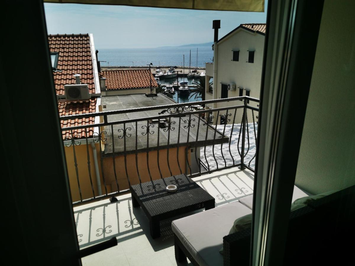Apartments Dvor - Ap1, Ap2, Ap3 Baška Voda Extérieur photo
