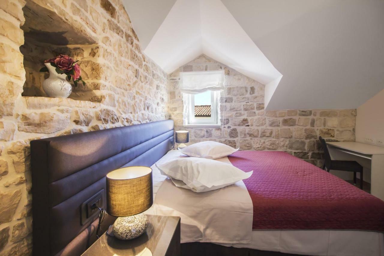 Apartments Dvor - Ap1, Ap2, Ap3 Baška Voda Extérieur photo