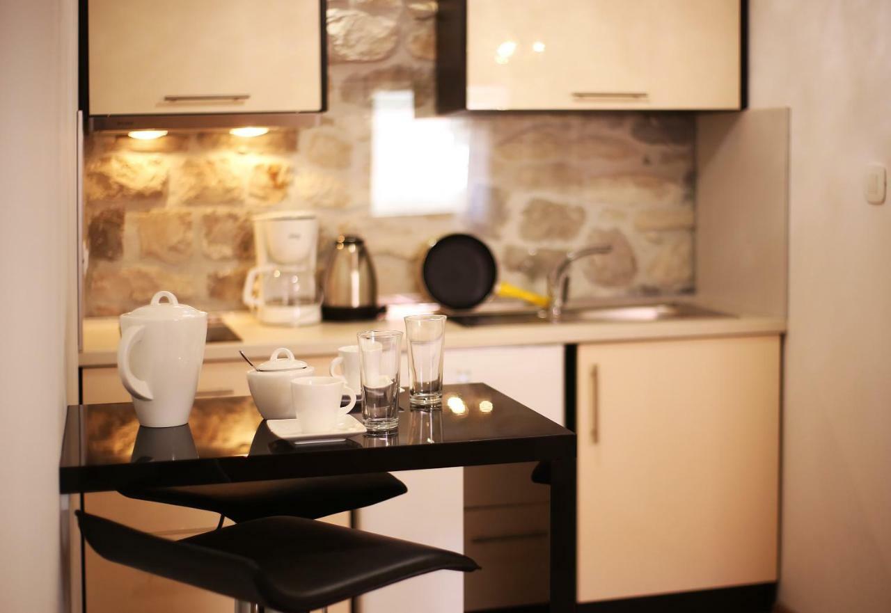 Apartments Dvor - Ap1, Ap2, Ap3 Baška Voda Extérieur photo
