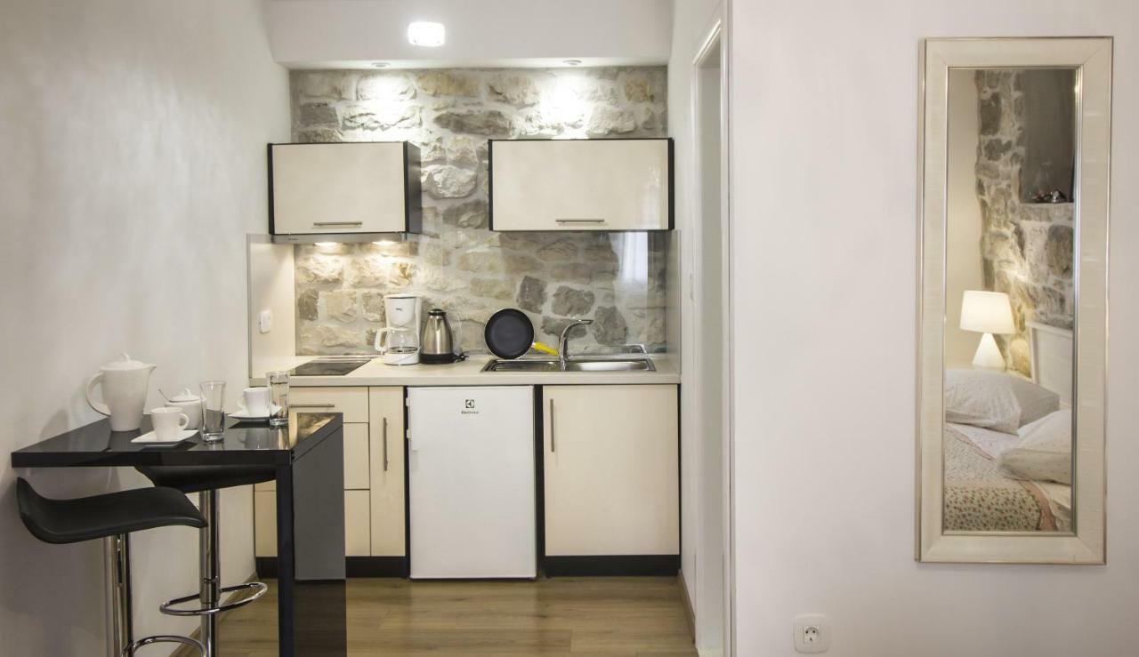 Apartments Dvor - Ap1, Ap2, Ap3 Baška Voda Extérieur photo