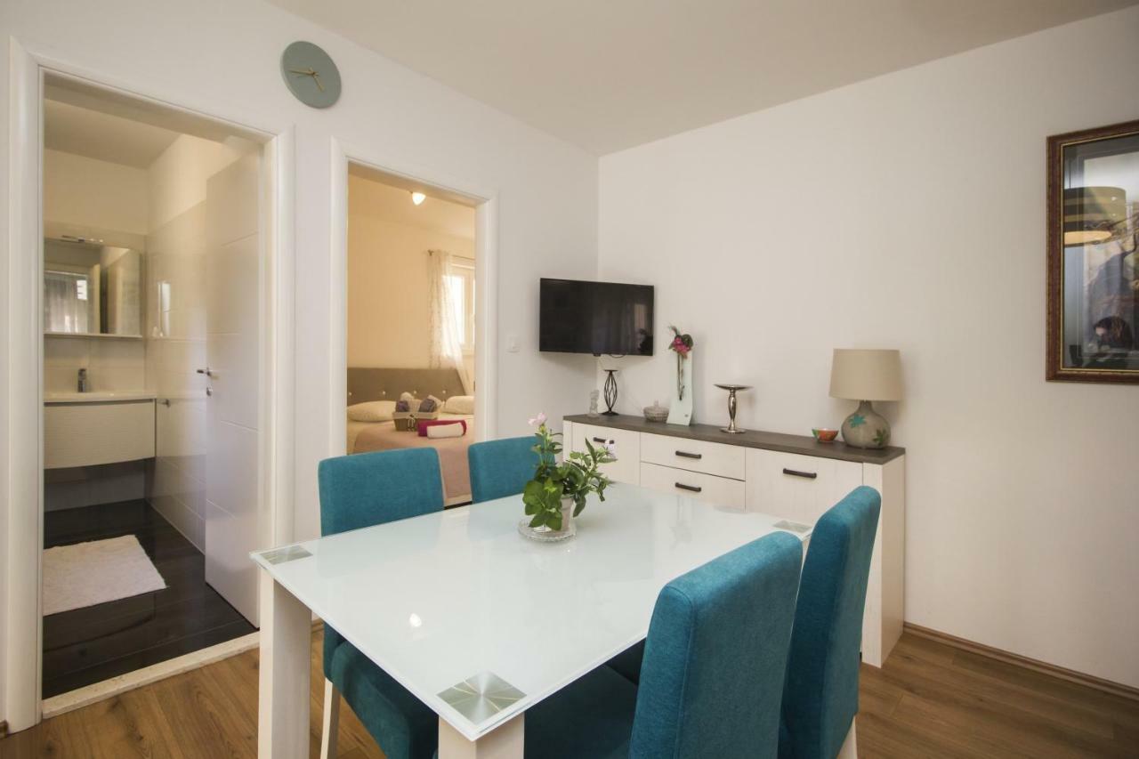 Apartments Dvor - Ap1, Ap2, Ap3 Baška Voda Extérieur photo