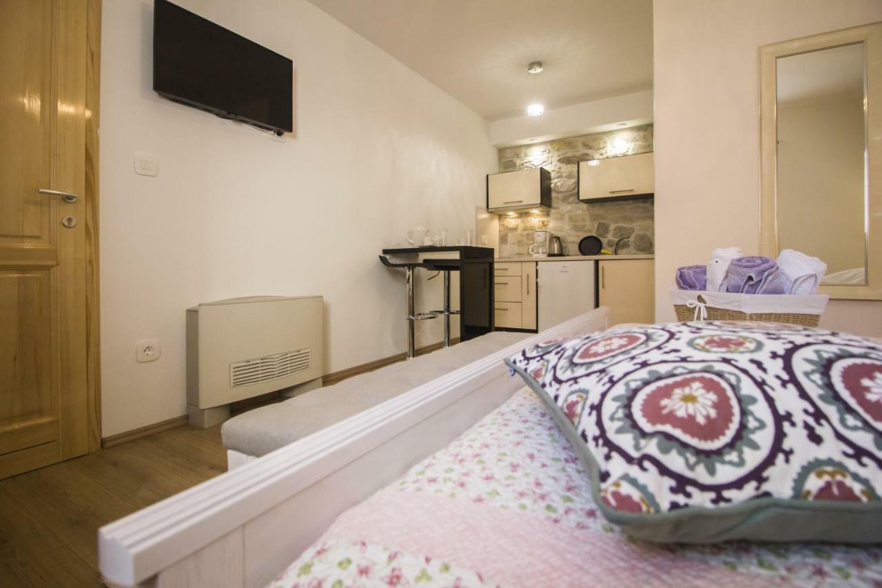 Apartments Dvor - Ap1, Ap2, Ap3 Baška Voda Extérieur photo