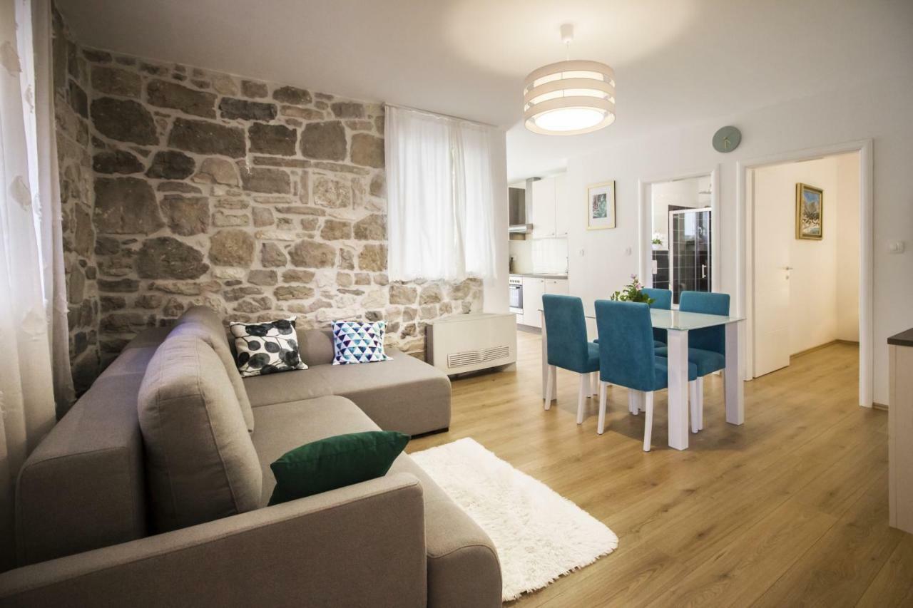 Apartments Dvor - Ap1, Ap2, Ap3 Baška Voda Extérieur photo