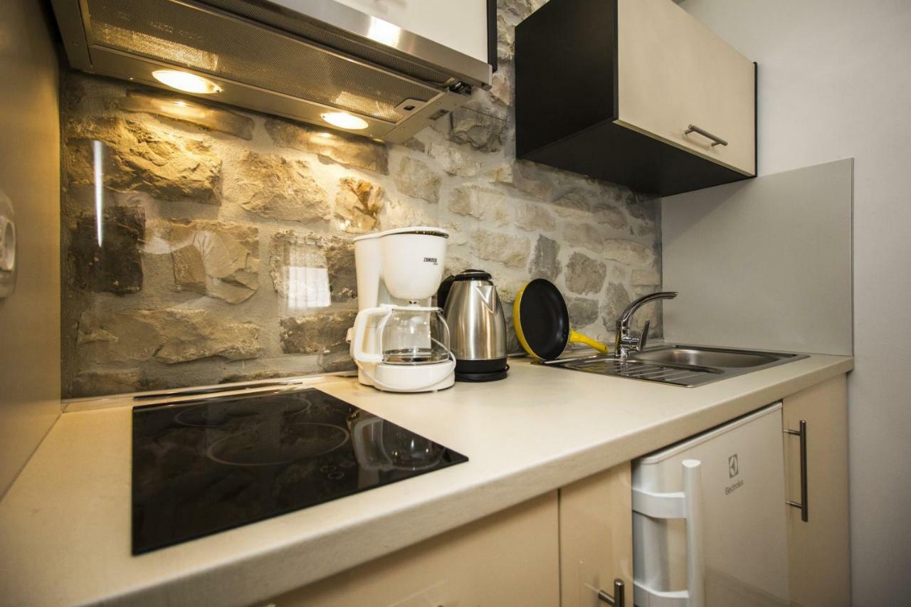 Apartments Dvor - Ap1, Ap2, Ap3 Baška Voda Extérieur photo