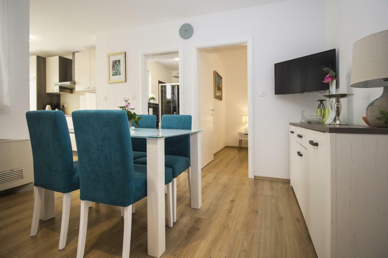 Apartments Dvor - Ap1, Ap2, Ap3 Baška Voda Extérieur photo