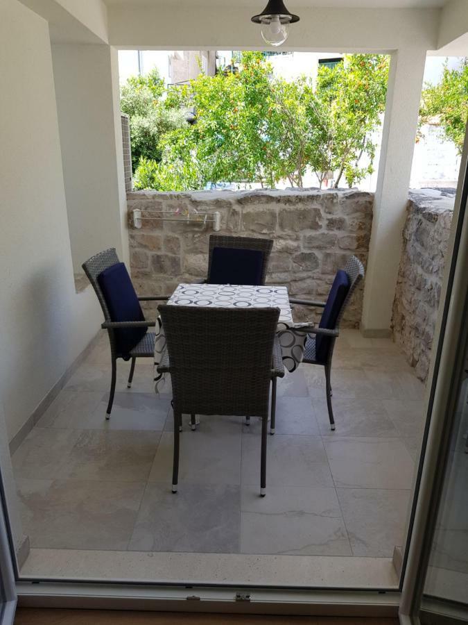 Apartments Dvor - Ap1, Ap2, Ap3 Baška Voda Extérieur photo