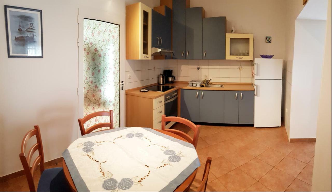 Apartments Dvor - Ap1, Ap2, Ap3 Baška Voda Extérieur photo