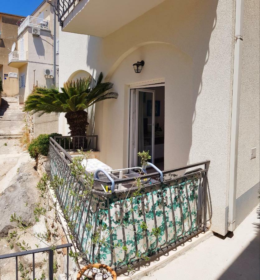 Apartments Dvor - Ap1, Ap2, Ap3 Baška Voda Extérieur photo