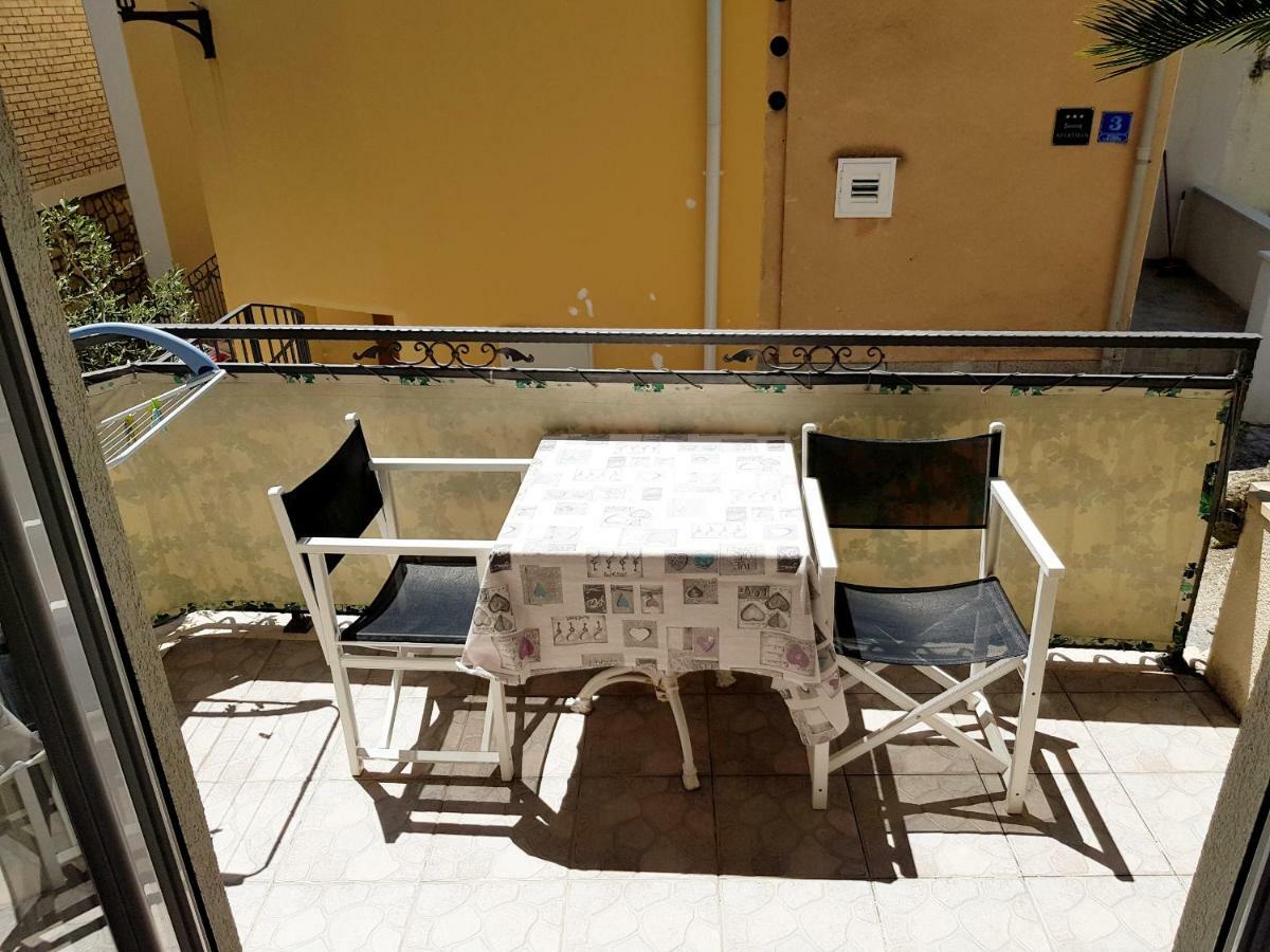 Apartments Dvor - Ap1, Ap2, Ap3 Baška Voda Extérieur photo