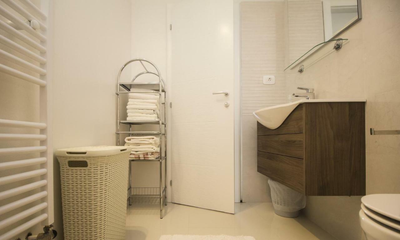 Apartments Dvor - Ap1, Ap2, Ap3 Baška Voda Extérieur photo